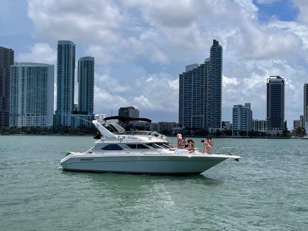 miami beach yacht party & club photos